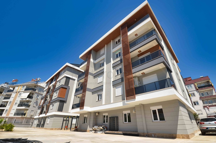 Квартиры планировки 4+1 в центре города Анталия 