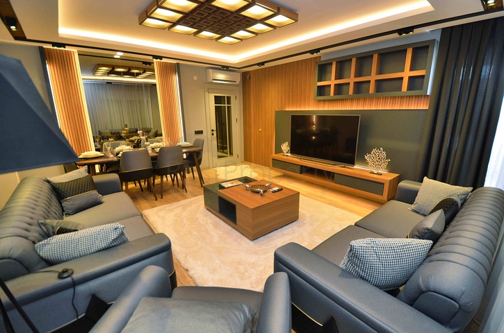 Квартиры планировки 4+1 в центре города Анталия 