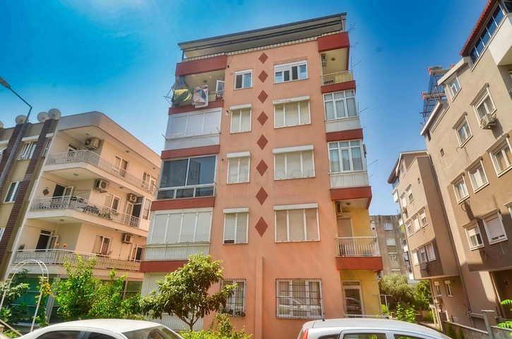 Квартира просторной планировки 3+1 в районе Лара - Анталия 