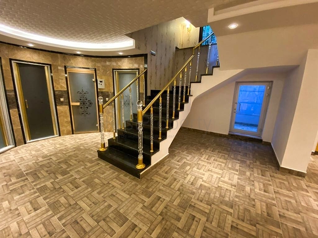 Просторная вилла планировки 6+1 в районе Кемер - Анталия 