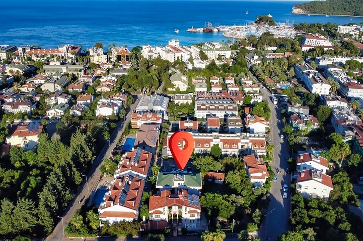 Просторная вилла планировки 6+1 в районе Кемер - Анталия 