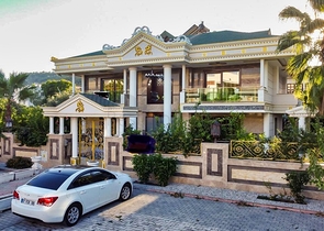 Просторная вилла планировки 6+1 в районе Кемер - Анталия 