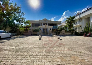 Просторная вилла планировки 6+1 в районе Кемер - Анталия 