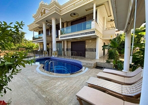 Просторная вилла планировки 6+1 в районе Кемер - Анталия 