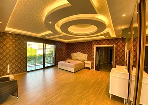 Просторная вилла планировки 6+1 в районе Кемер - Анталия 