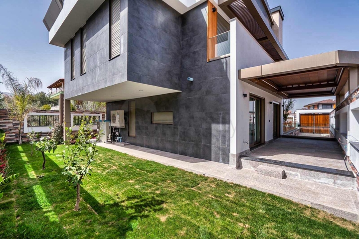 Просторная вилла планировки 6+1 в районе Дошемеалты - Анталия 