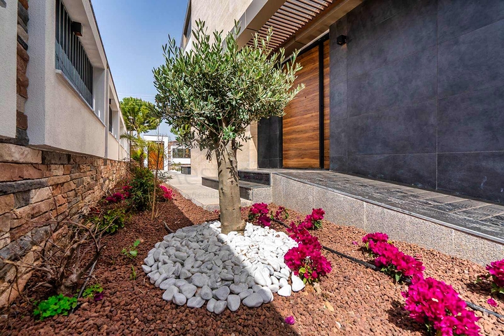 Просторная вилла планировки 6+1 в районе Дошемеалты - Анталия 