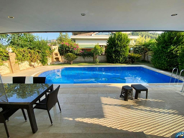 Вилла планировки 6+1 в районе Кемер - Анталия 