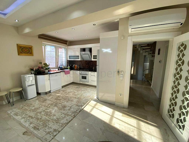 Вилла планировки 6+1 в районе Кемер - Анталия 