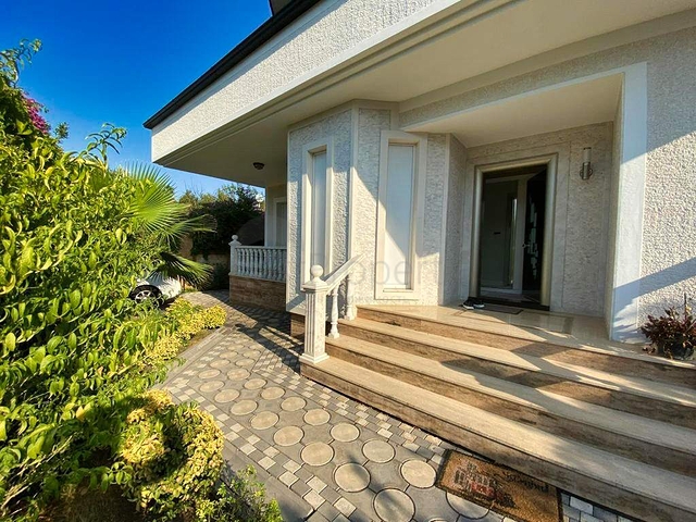 Вилла планировки 6+1 в районе Кемер - Анталия 