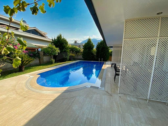 Вилла планировки 6+1 в районе Кемер - Анталия 