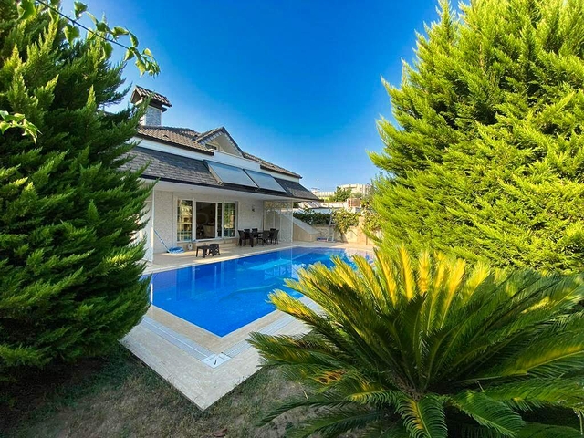 Вилла планировки 6+1 в районе Кемер - Анталия 