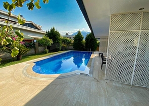 Вилла планировки 6+1 в районе Кемер - Анталия 