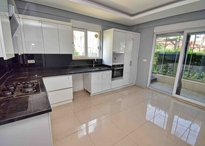 Квартира планировки 3+1 дуплекс в микрорайоне Моллаюсуф - Анталия 