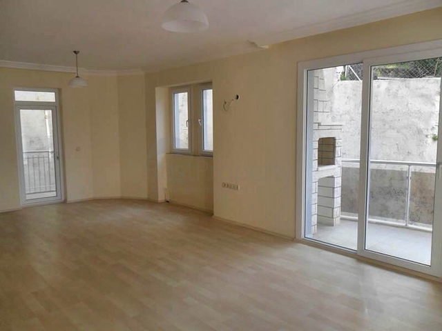 Квартира планировки 4+1 дуплекс в районе Фетхие 