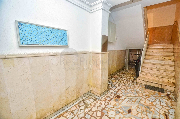 Квартира планировки 3+1 в центре города Анталия 