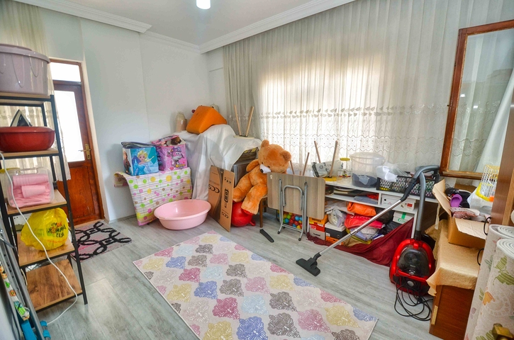 Квартира планировки 3+1 в центре города Анталия 