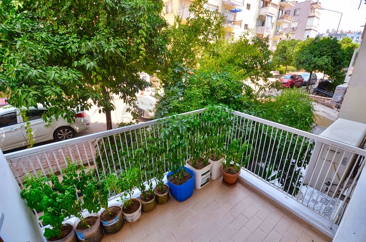 Квартира планировки 3+1 в центре города Анталия 