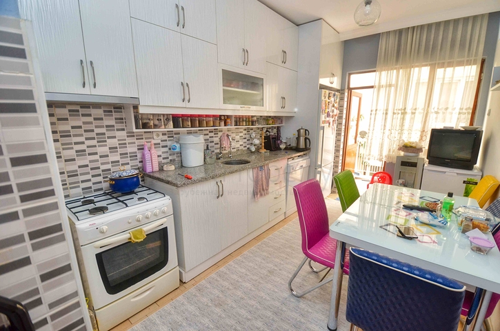 Квартира планировки 3+1 в центре города Анталия 