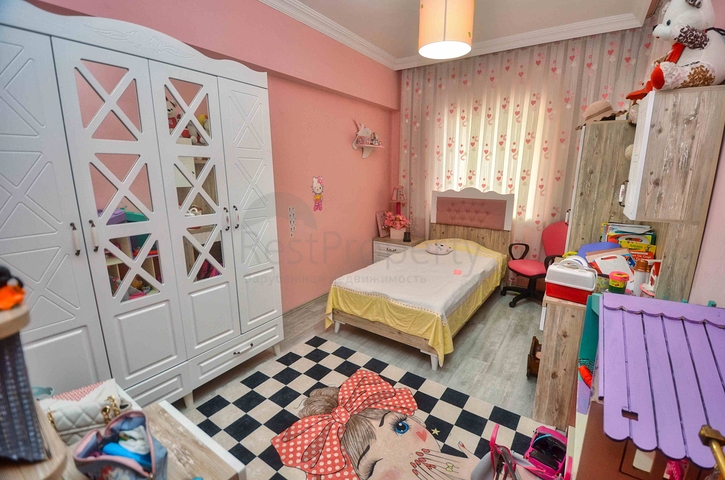 Квартира планировки 3+1 в центре города Анталия 