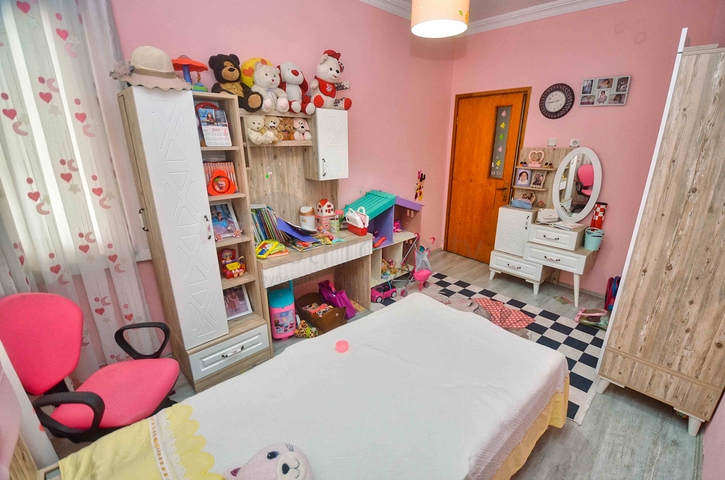 Квартира планировки 3+1 в центре города Анталия 