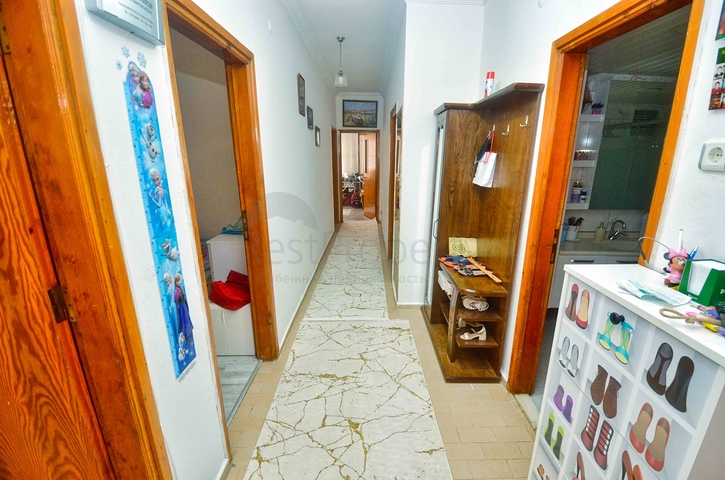 Квартира планировки 3+1 в центре города Анталия 