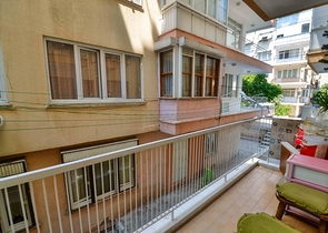 Квартира планировки 3+1 в центре города Анталия 