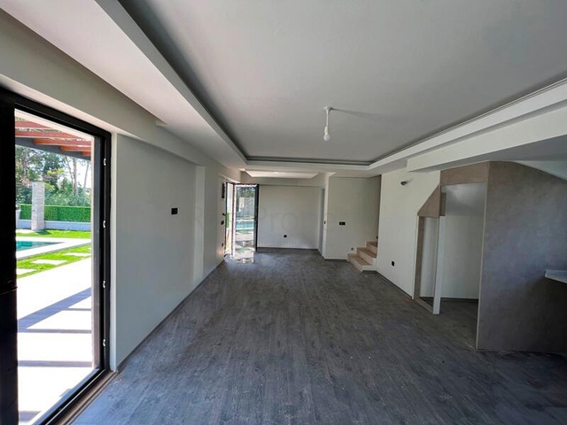 Вилла в 1000 метров от моря планировкой 3+1 в районе Фетхие 