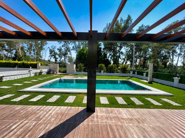 Вилла в 1000 метров от моря планировкой 3+1 в районе Фетхие 