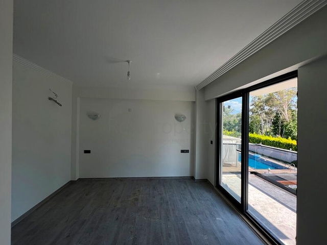 Вилла в 1000 метров от моря планировкой 3+1 в районе Фетхие 