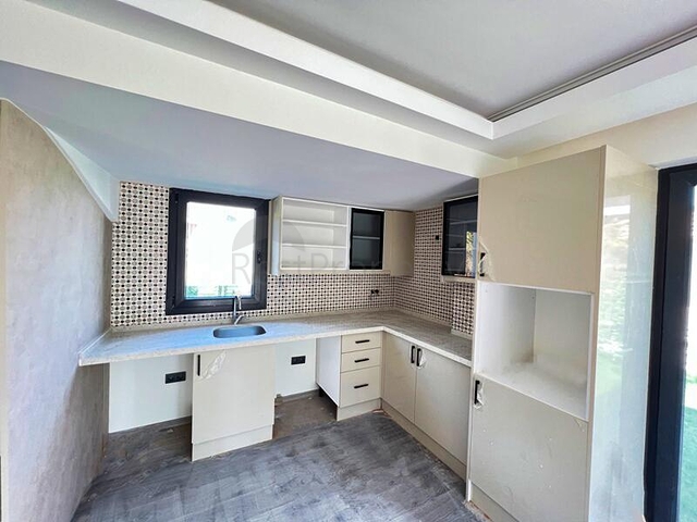 Вилла в 1000 метров от моря планировкой 3+1 в районе Фетхие 