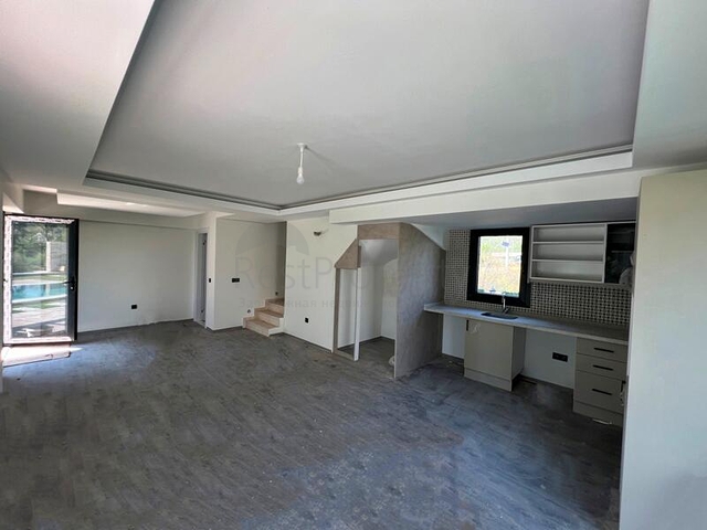 Вилла в 1000 метров от моря планировкой 3+1 в районе Фетхие 