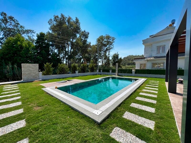 Вилла в 1000 метров от моря планировкой 3+1 в районе Фетхие 