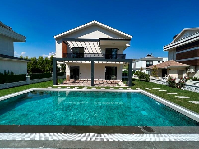 Вилла в 1000 метров от моря планировкой 3+1 в районе Фетхие 