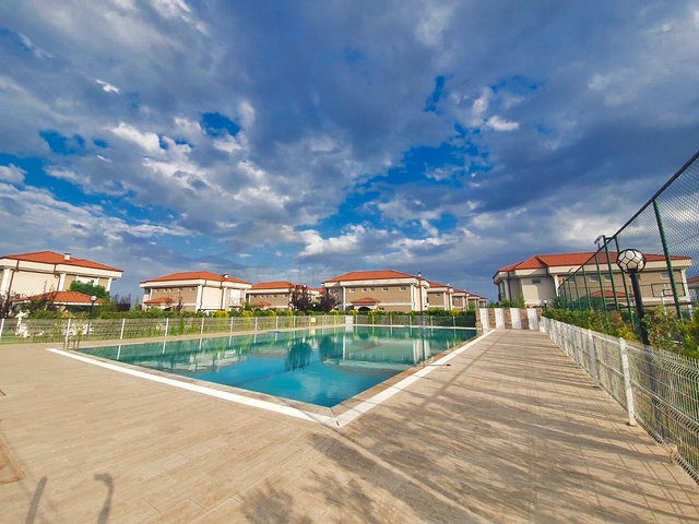 Просторная вилла планировки 5+1 в районе Дошемеалты - Анталия 