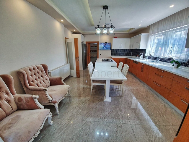 Просторная вилла планировки 5+1 в районе Дошемеалты - Анталия 