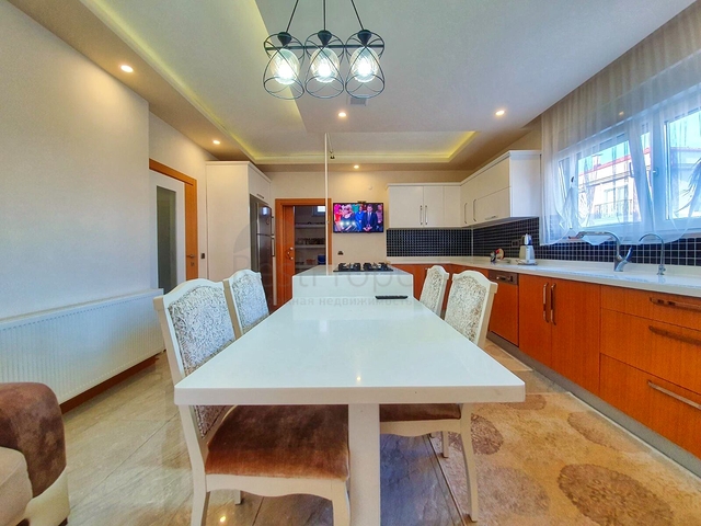 Просторная вилла планировки 5+1 в районе Дошемеалты - Анталия 