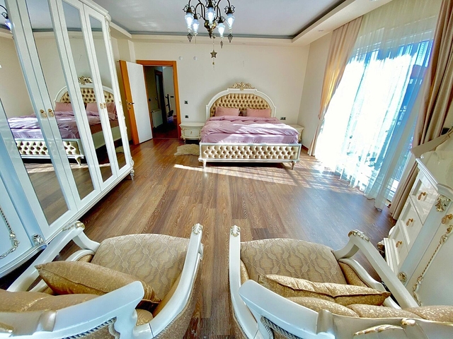 Просторная вилла планировки 5+1 в районе Дошемеалты - Анталия 