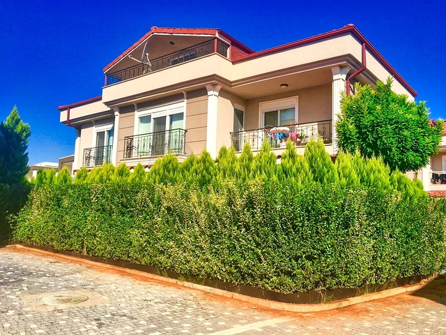 Просторная вилла планировки 5+1 в районе Дошемеалты - Анталия 