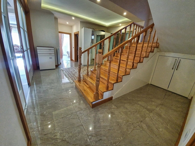 Просторная вилла планировки 5+1 в районе Дошемеалты - Анталия 