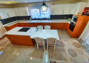 Просторная вилла планировки 5+1 в районе Дошемеалты - Анталия 