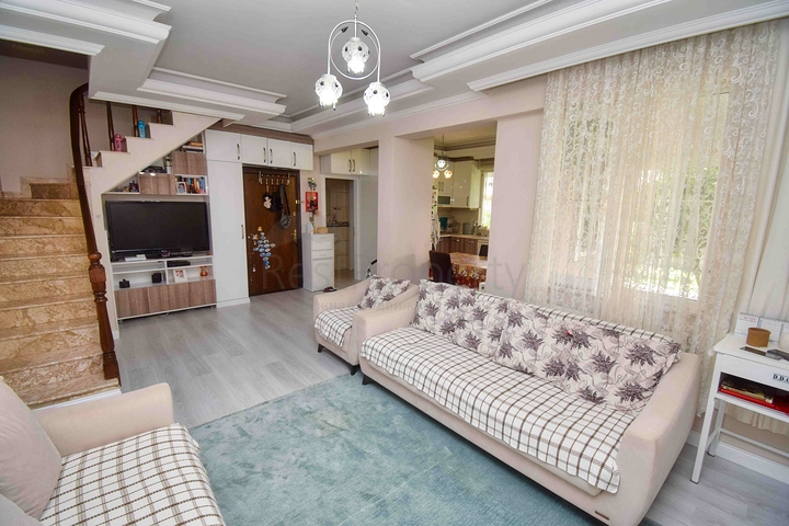 Квартира планировки 4+1 в микрорайоне Лара - Анталия