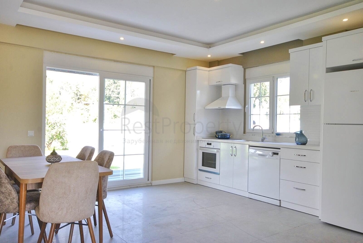 Квартира планировки 2+1 с видом на горы в районе Кемер - Анталия 