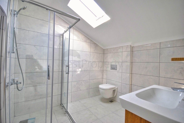 Квартира планировки 2+1 с видом на горы в районе Кемер - Анталия 