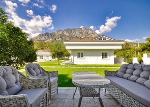 Квартира планировки 2+1 с видом на горы в районе Кемер - Анталия 