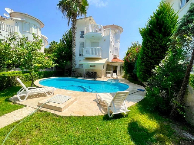 Вилла планировки 3+1 размером 320 м2 в районе Белек