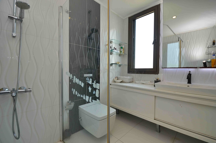 Квартира планировки 5+1 в микрорайоне Лара - Анталия 