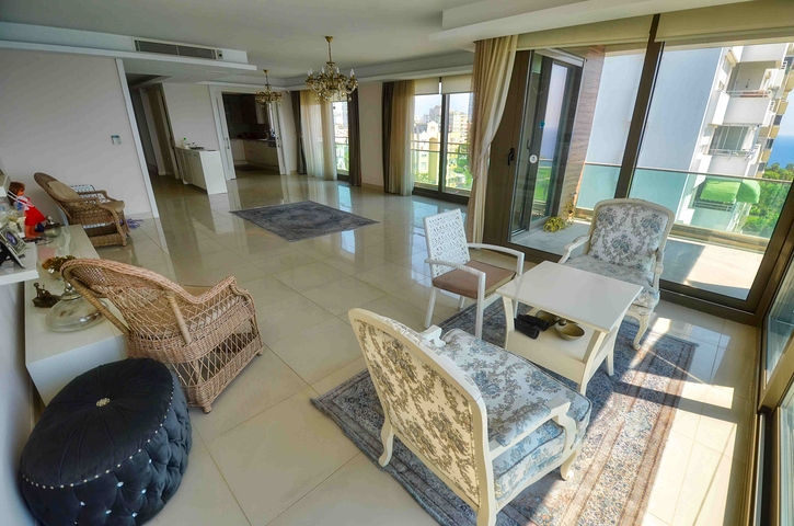 Квартира планировки 5+1 в микрорайоне Лара - Анталия 