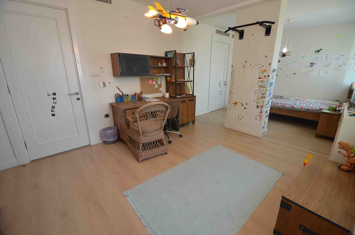 Квартира планировки 5+1 в микрорайоне Лара - Анталия 