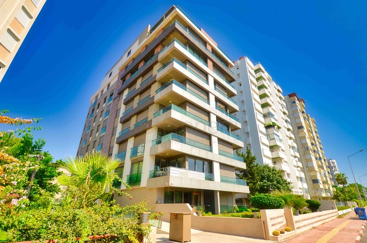 Квартира планировки 5+1 в микрорайоне Лара - Анталия 